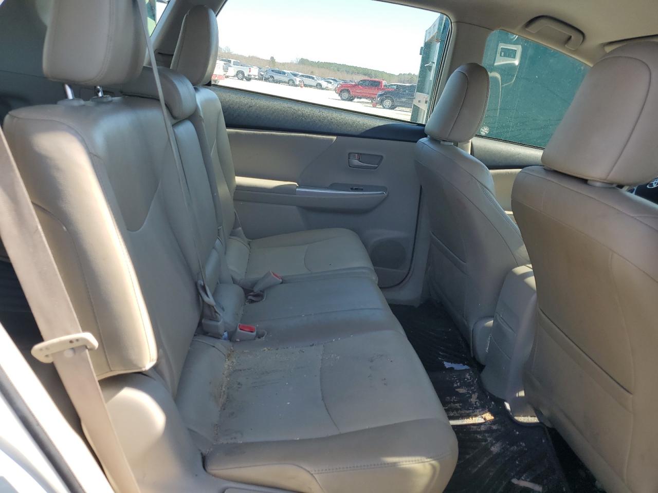 2012 Toyota Prius - Image 10