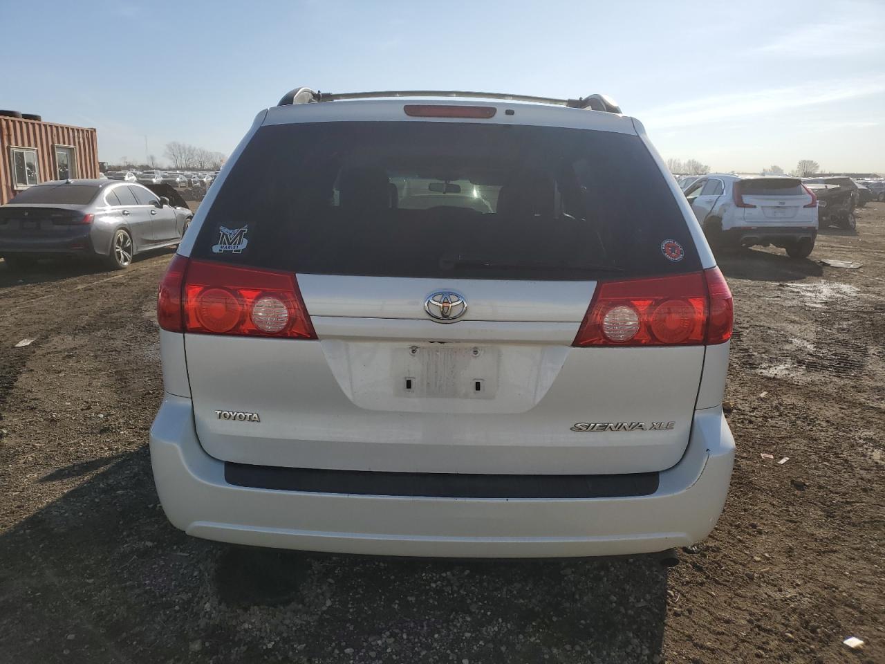 2010 Toyota Sienna - Image 6