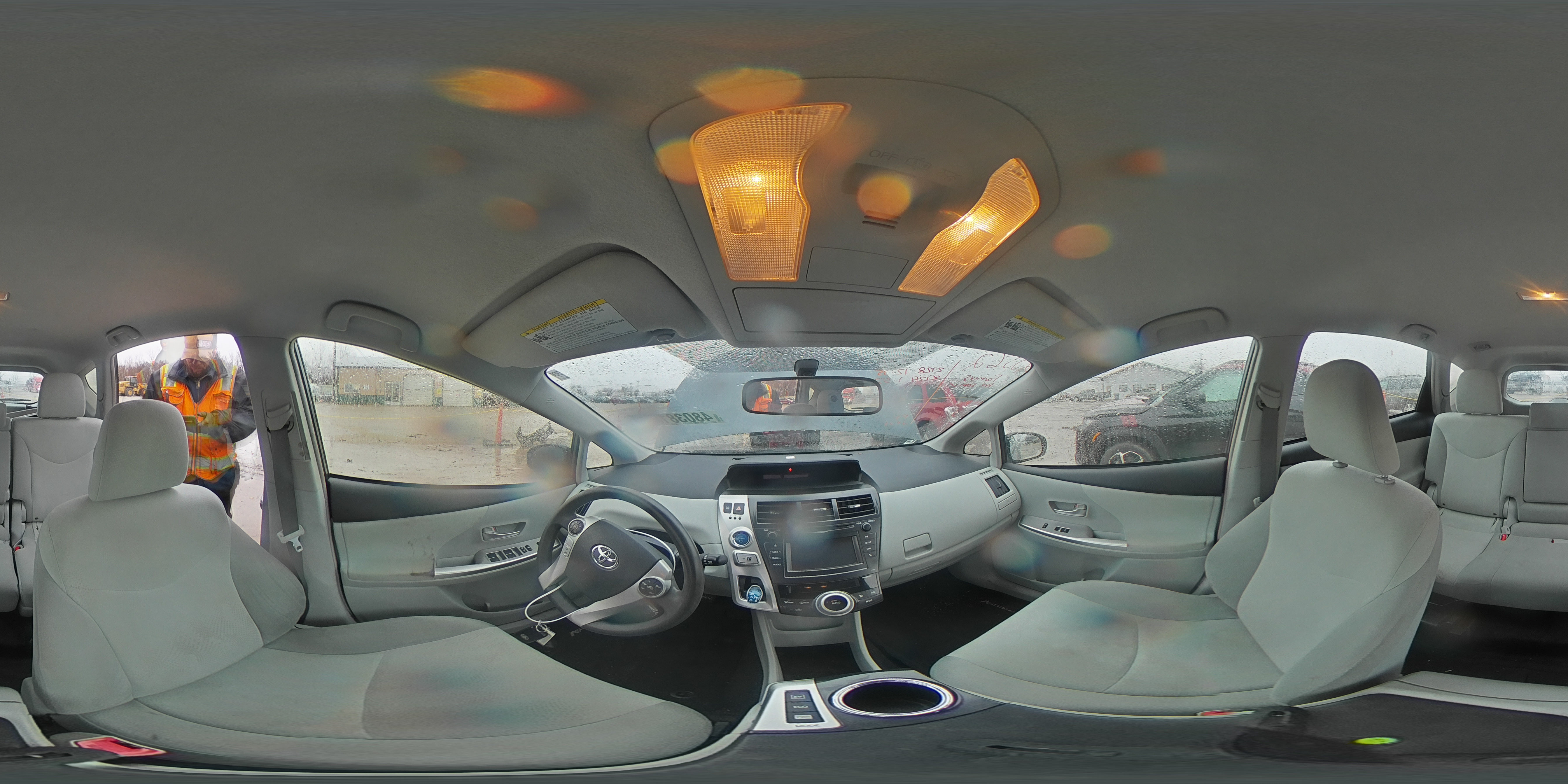 2012 Toyota Prius - Image 13