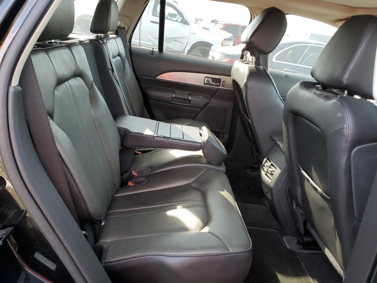 2012 Lincoln MKX - Image 11