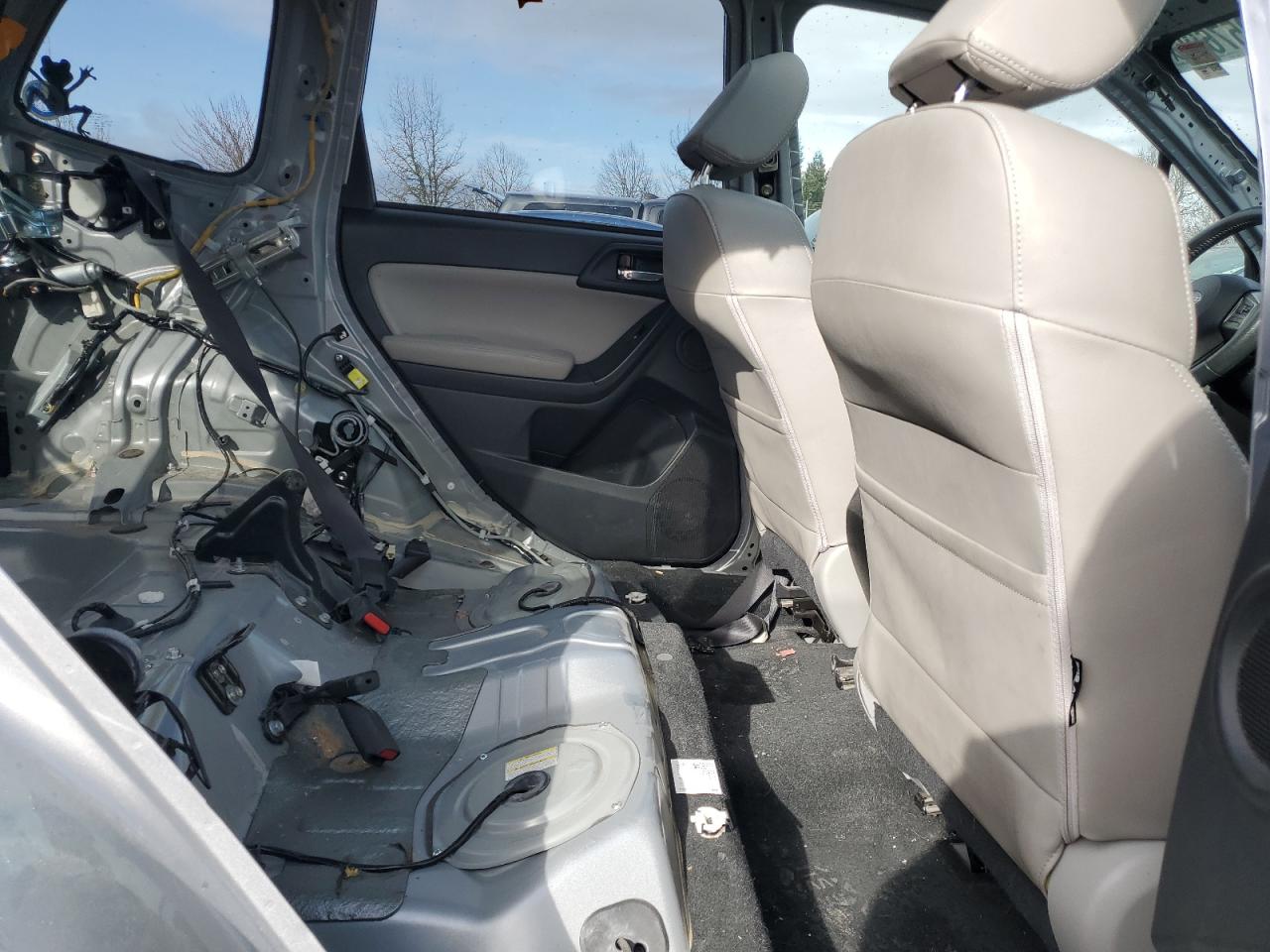 2014 Subaru Forester - Image 11