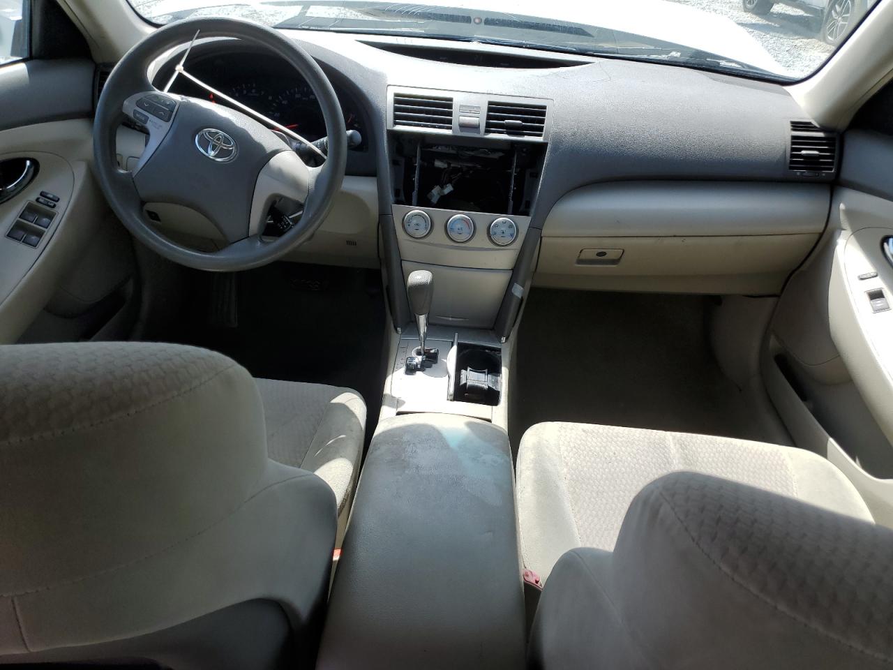 2011 Toyota Camry - Image 8