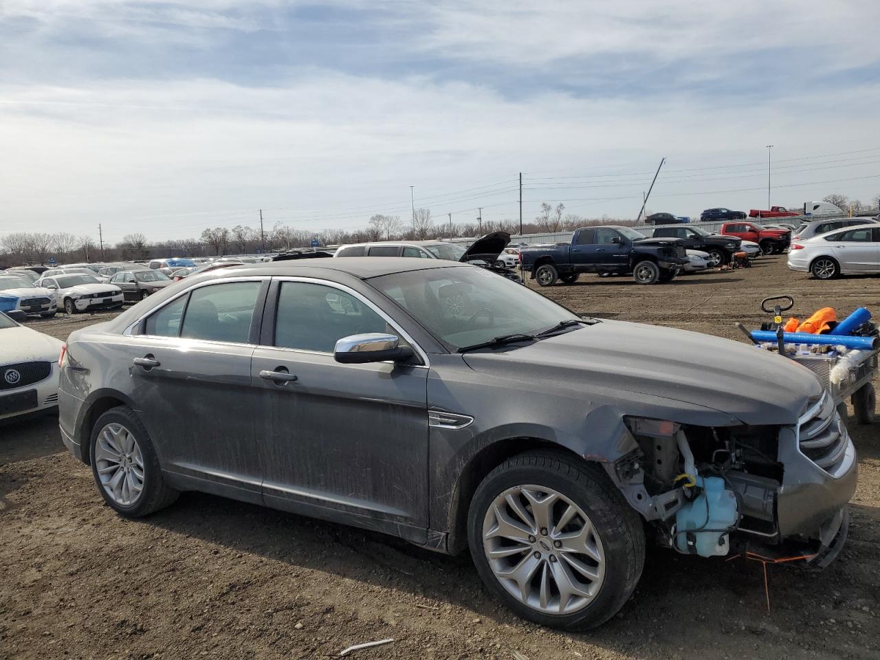 2015 Ford Taurus - Image 4