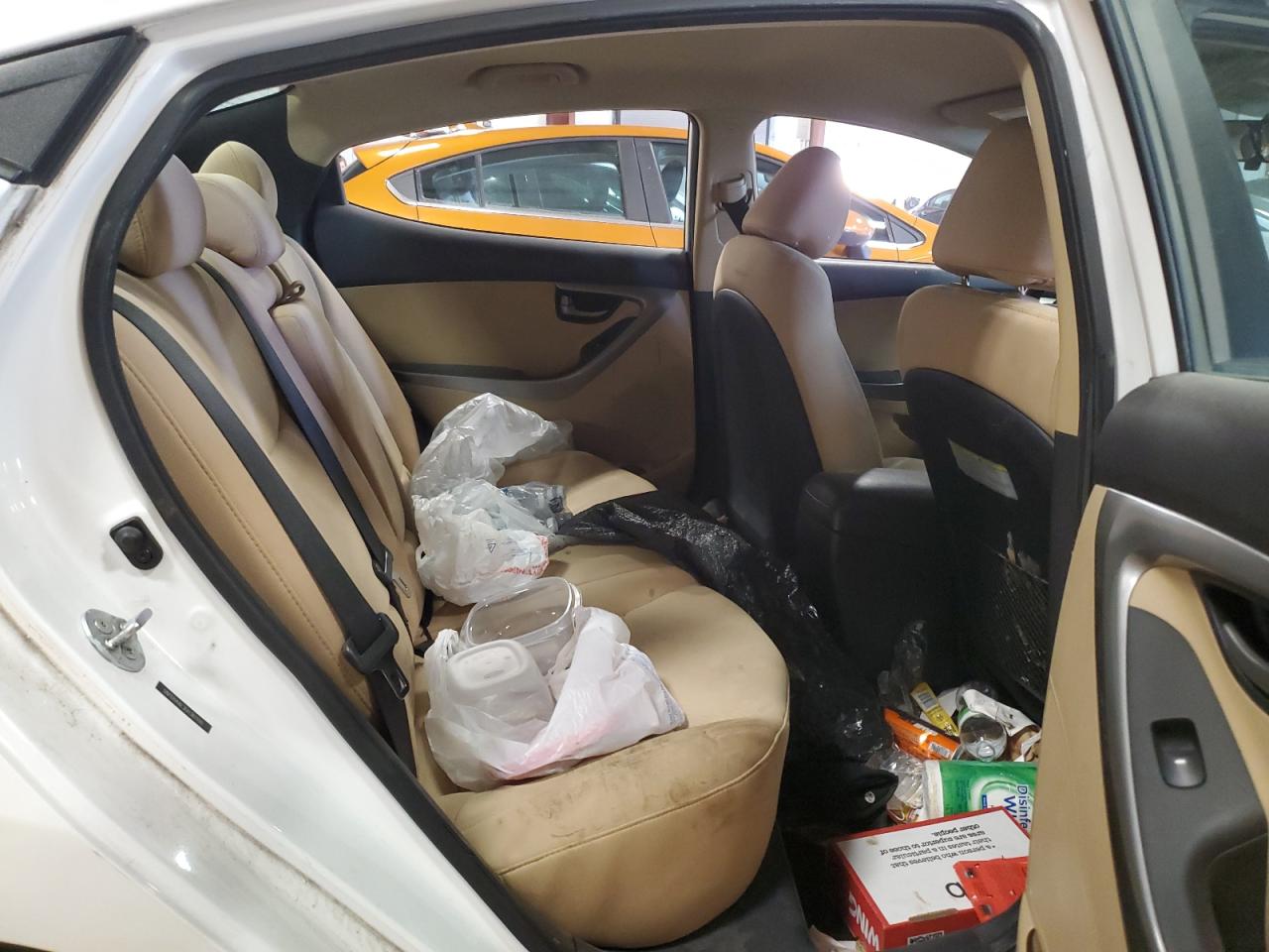 2013 Hyundai Elantra - Image 10