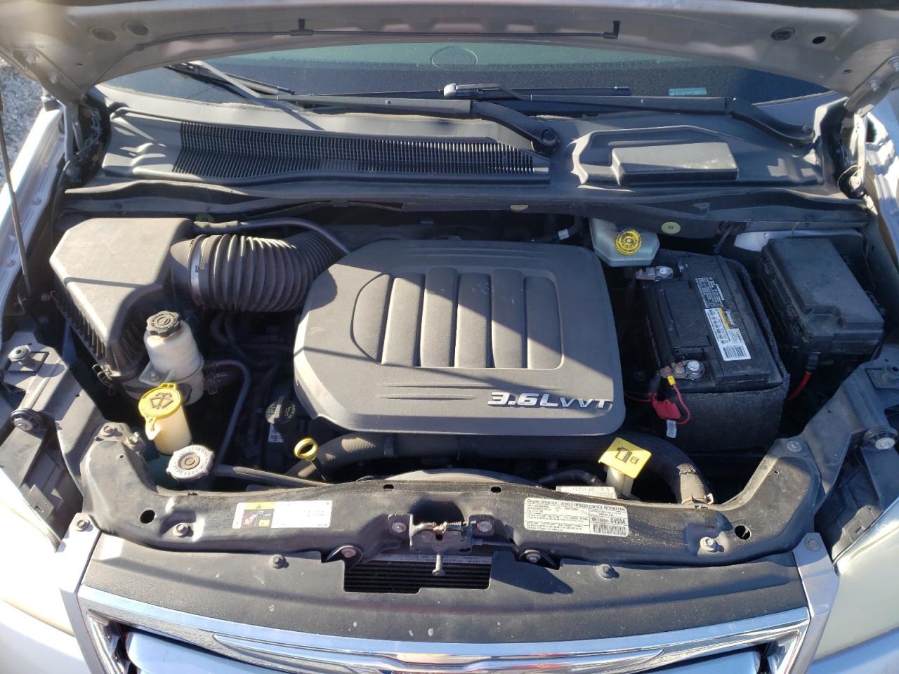 2013 Chrysler Town & Country - Image 12