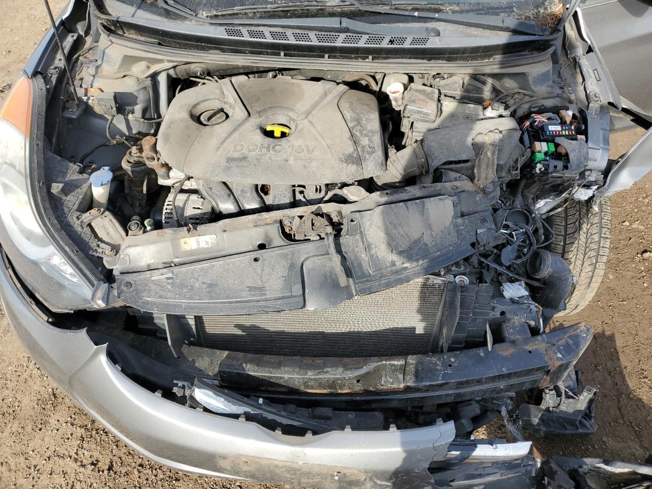 2013 Hyundai Elantra - Image 13