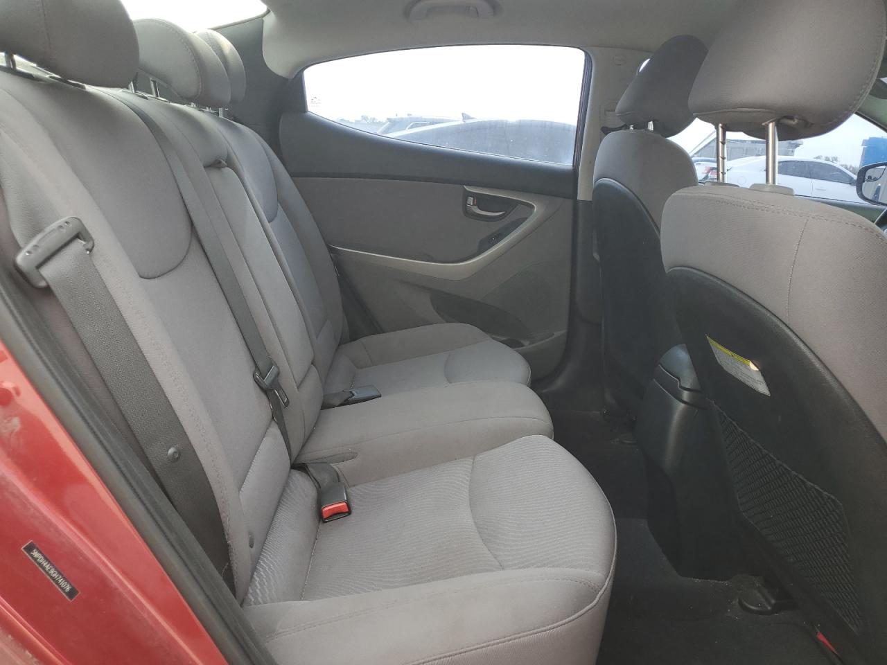 2016 Hyundai Elantra - Image 10