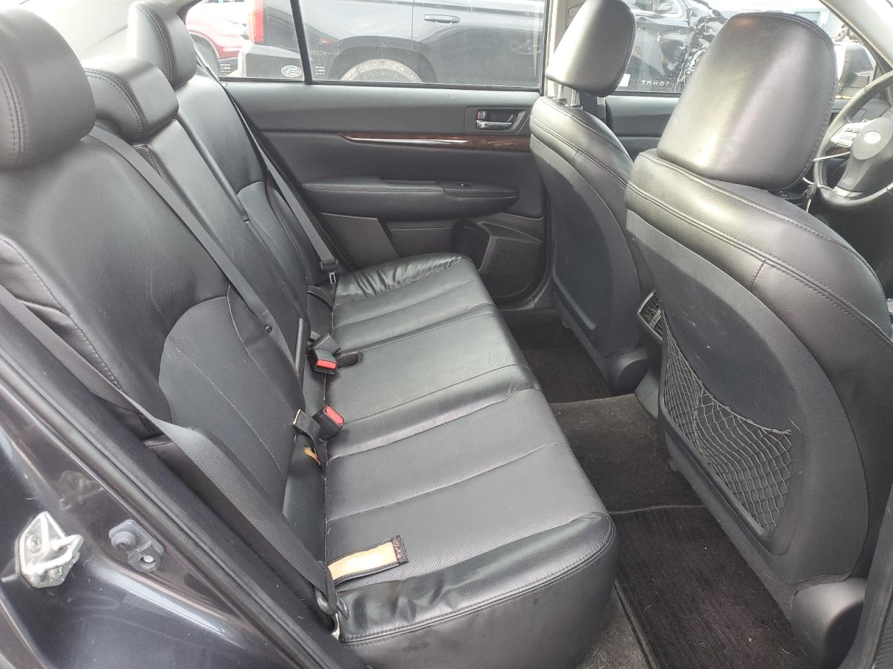 2013 Subaru Legacy - Image 10