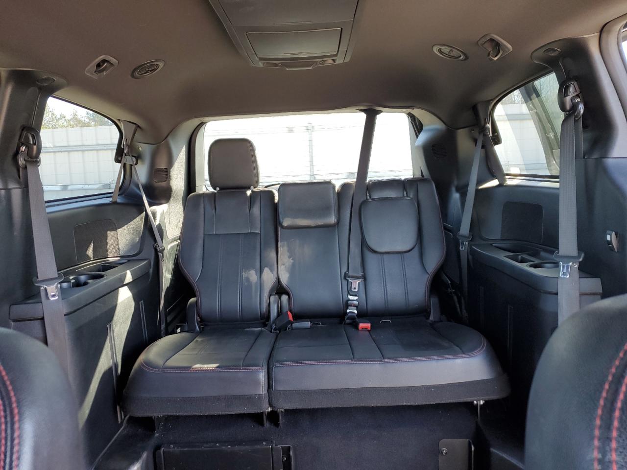 2016 Dodge Caravan - Image 10