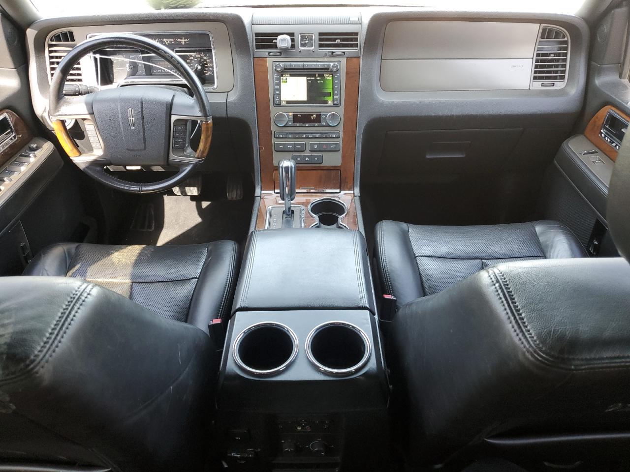 2013 Lincoln Navigator - Image 8