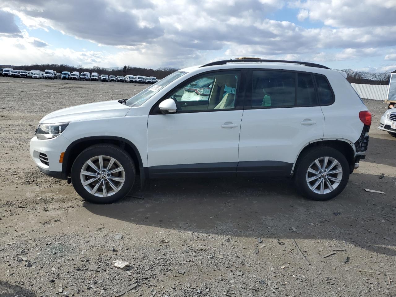 2015 Volkswagen Tiguan - Image 1