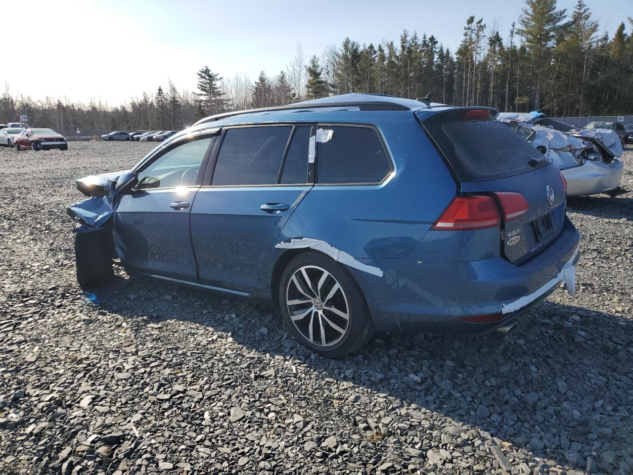 2017 Volkswagen Golf - Image 2
