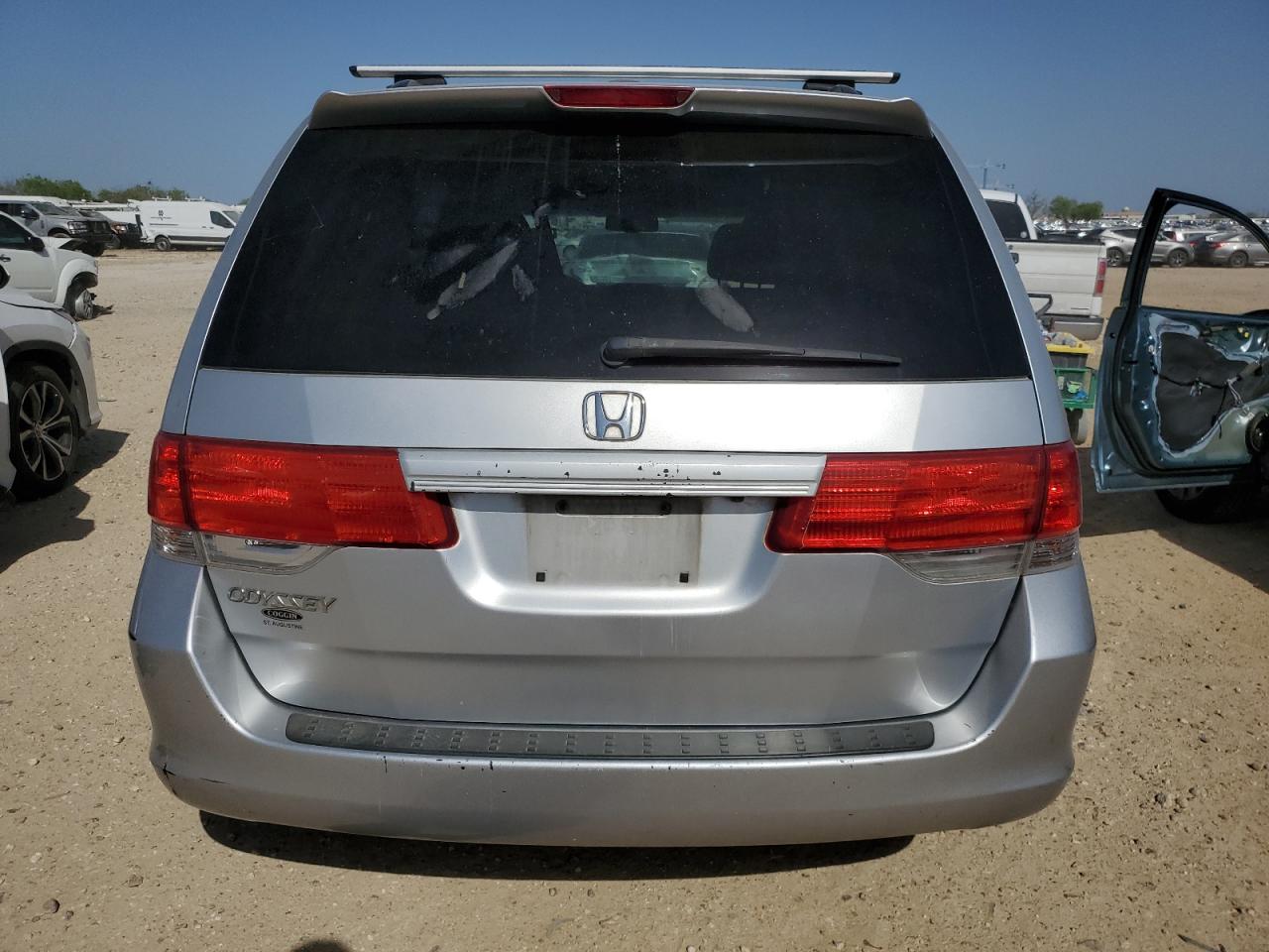 2010 Honda Odyssey - Image 6
