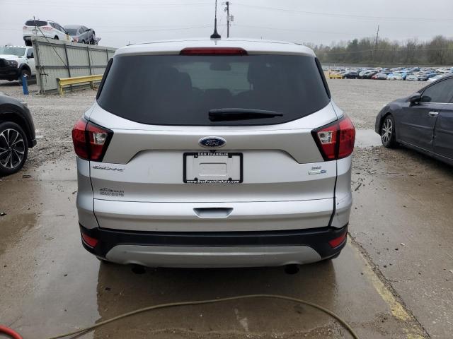  FORD ESCAPE 2019 Srebrny