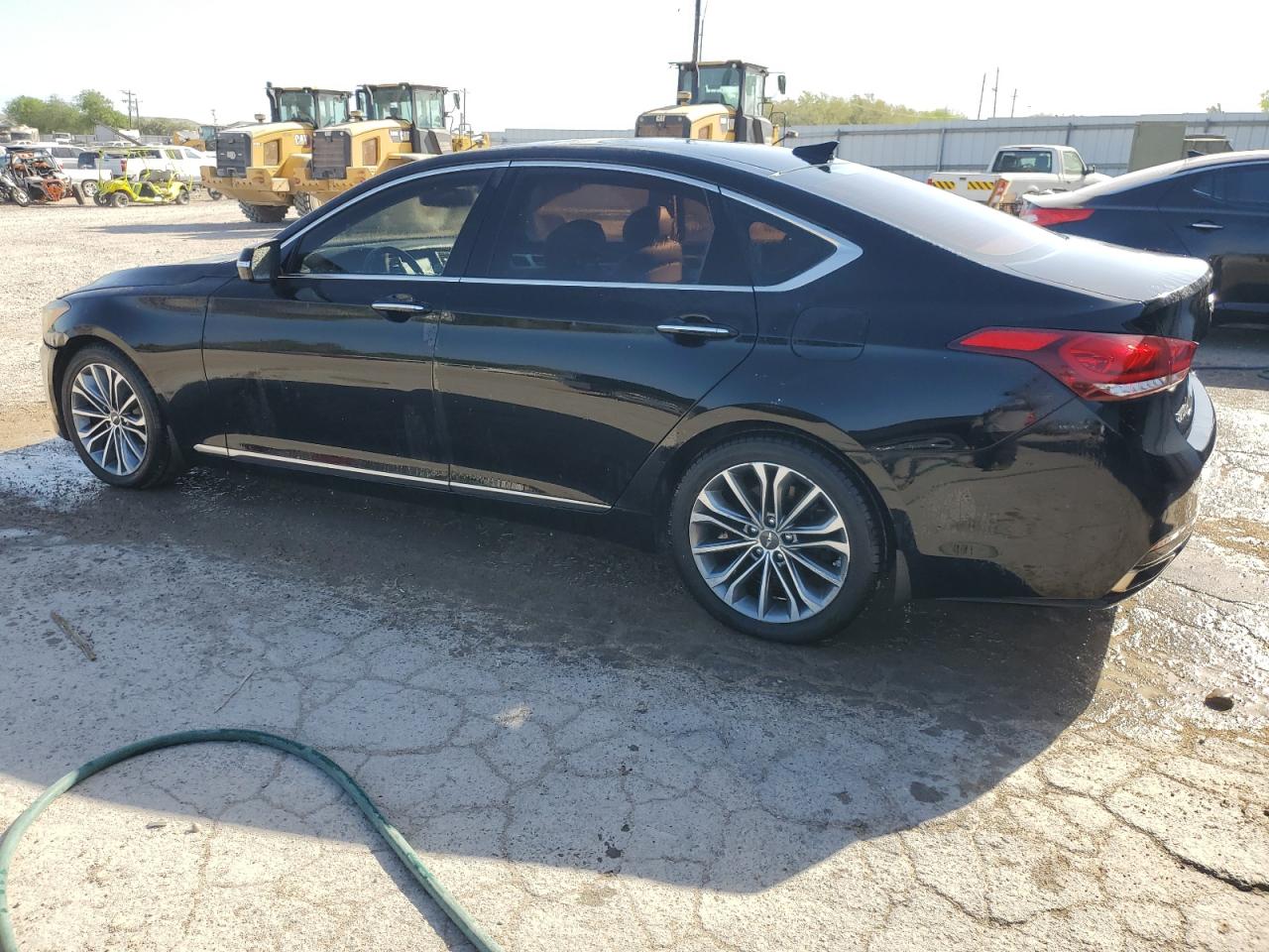 2015 Hyundai Genesis - Image 2