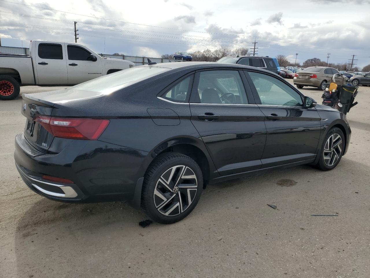 2024 Volkswagen Jetta - Image 3