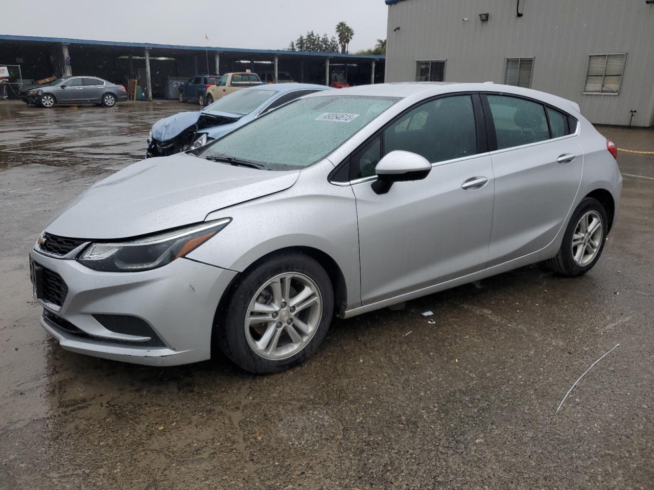2017 Chevrolet Cruze Lt for Sale in Fresno, CA - Front End