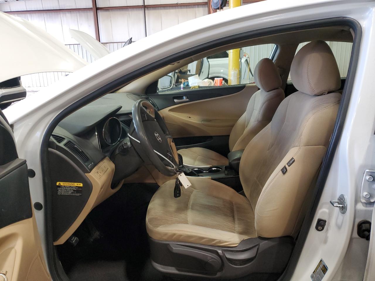 2012 Hyundai Sonata - Image 7