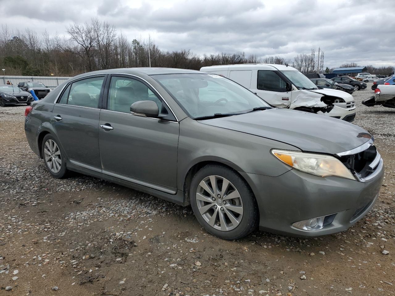 2011 Toyota Avalon - Image 4