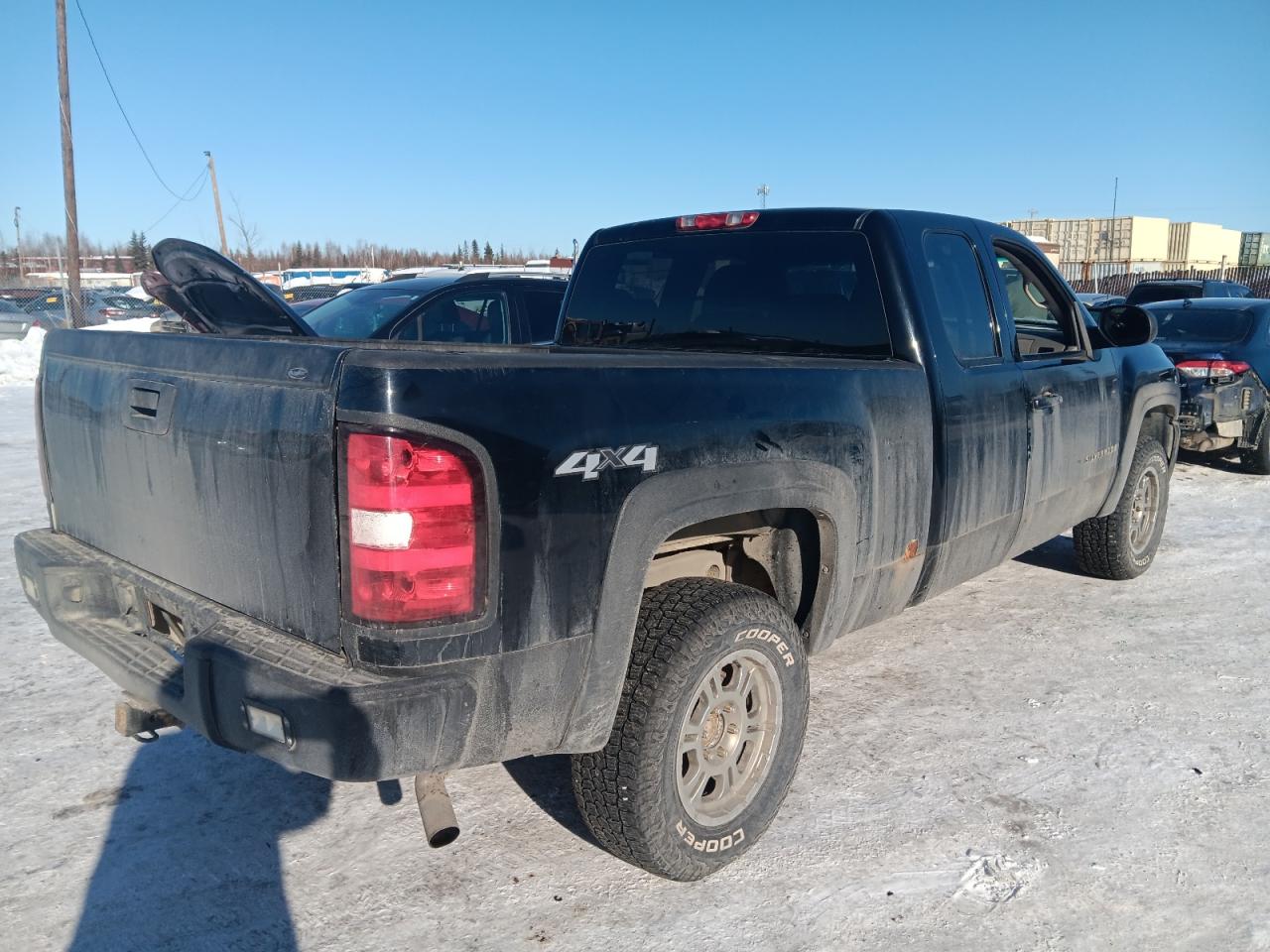 2007 Chevrolet Silverado - Image 3