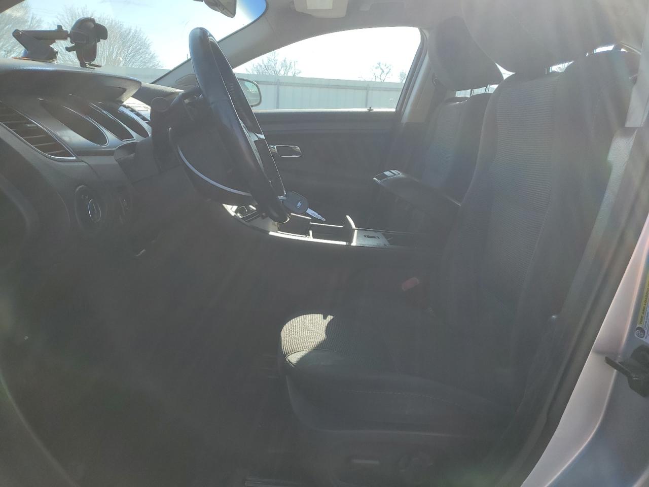 2010 Ford Taurus - Image 7