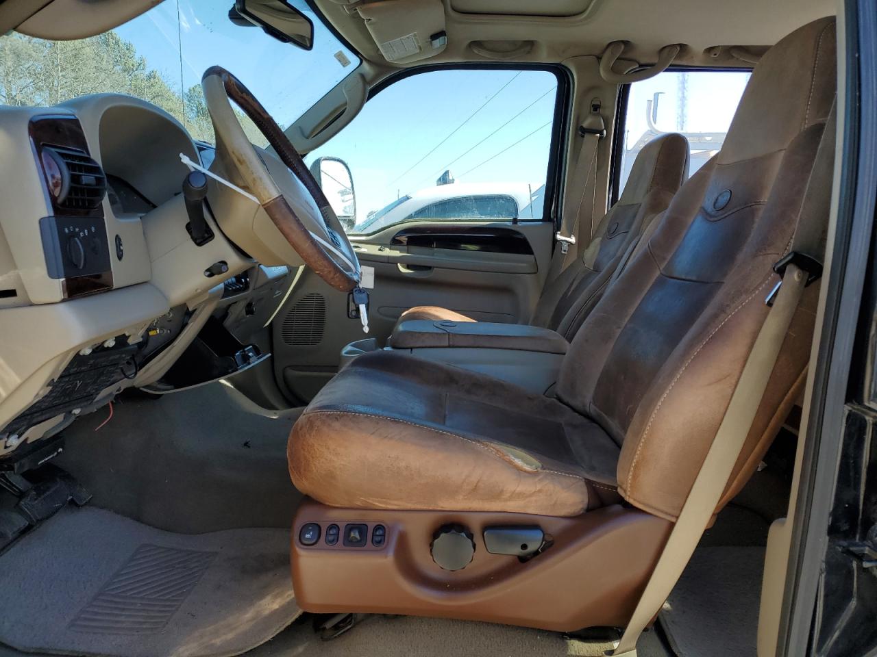 2006 Ford F350 - Image 7