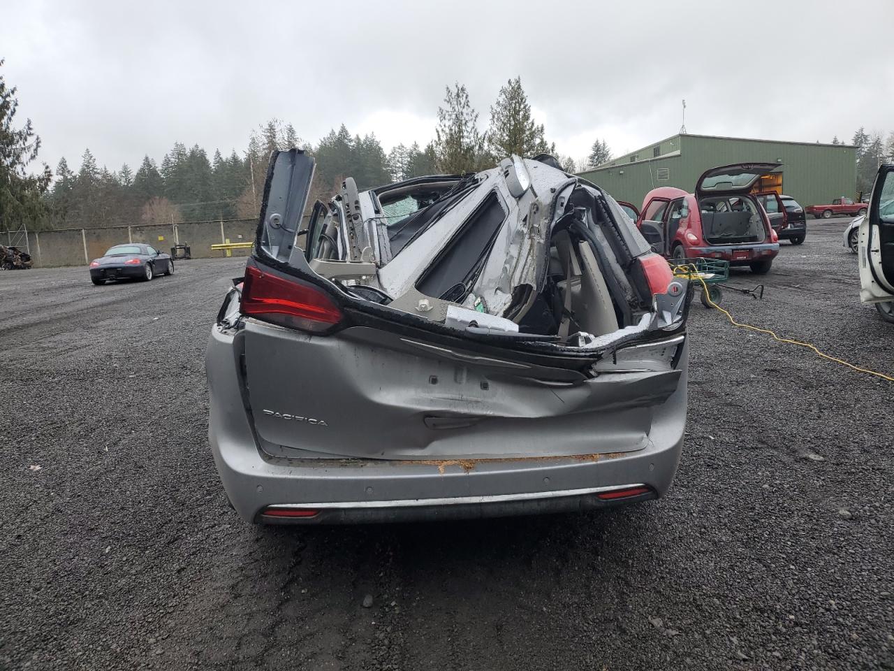 2018 Chrysler Pacifica - Image 6