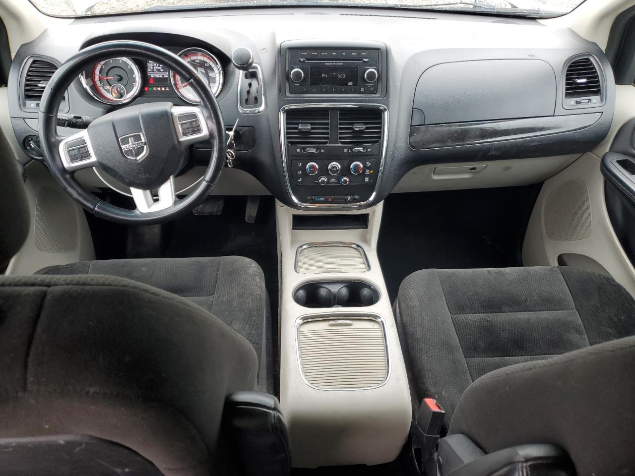 2015 Dodge Caravan - Image 8