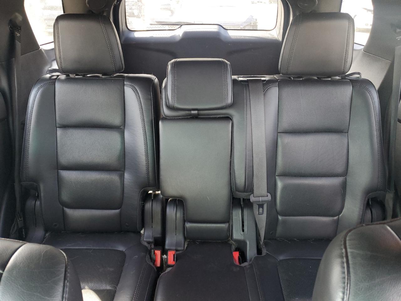 2014 Ford Explorer - Image 10