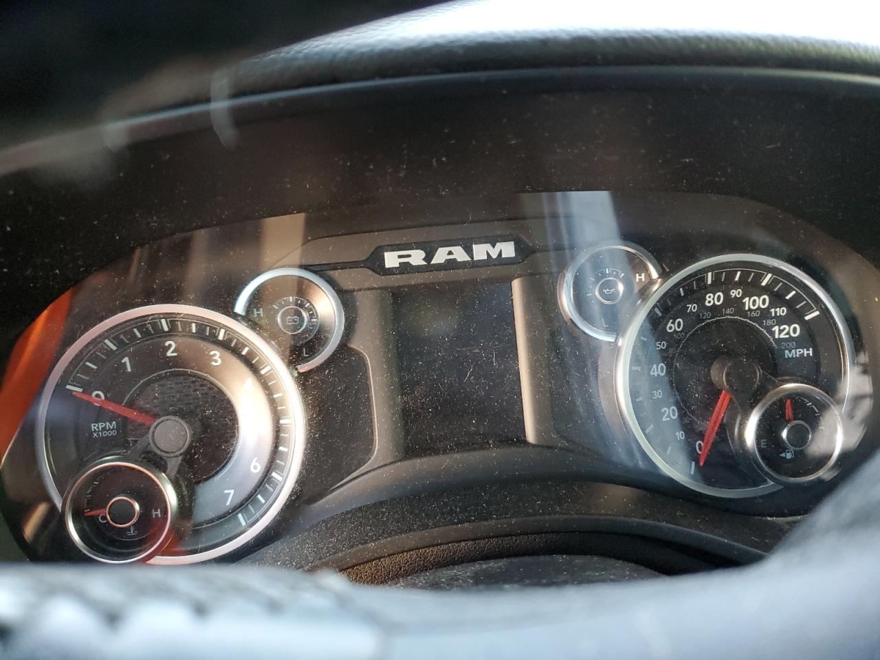 2019 RAM 1500 - Image 9