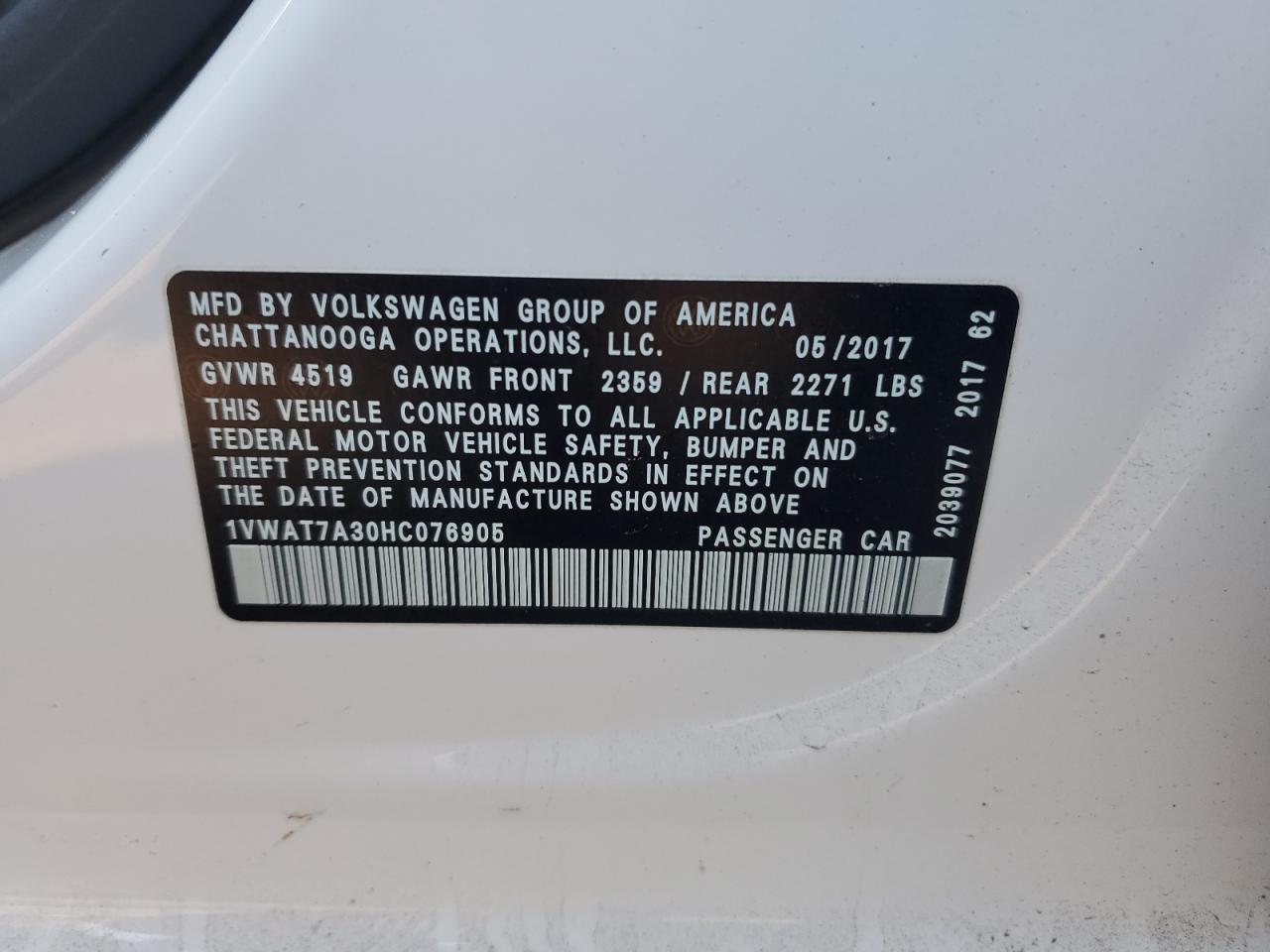 2017 Volkswagen Passat - Image 14