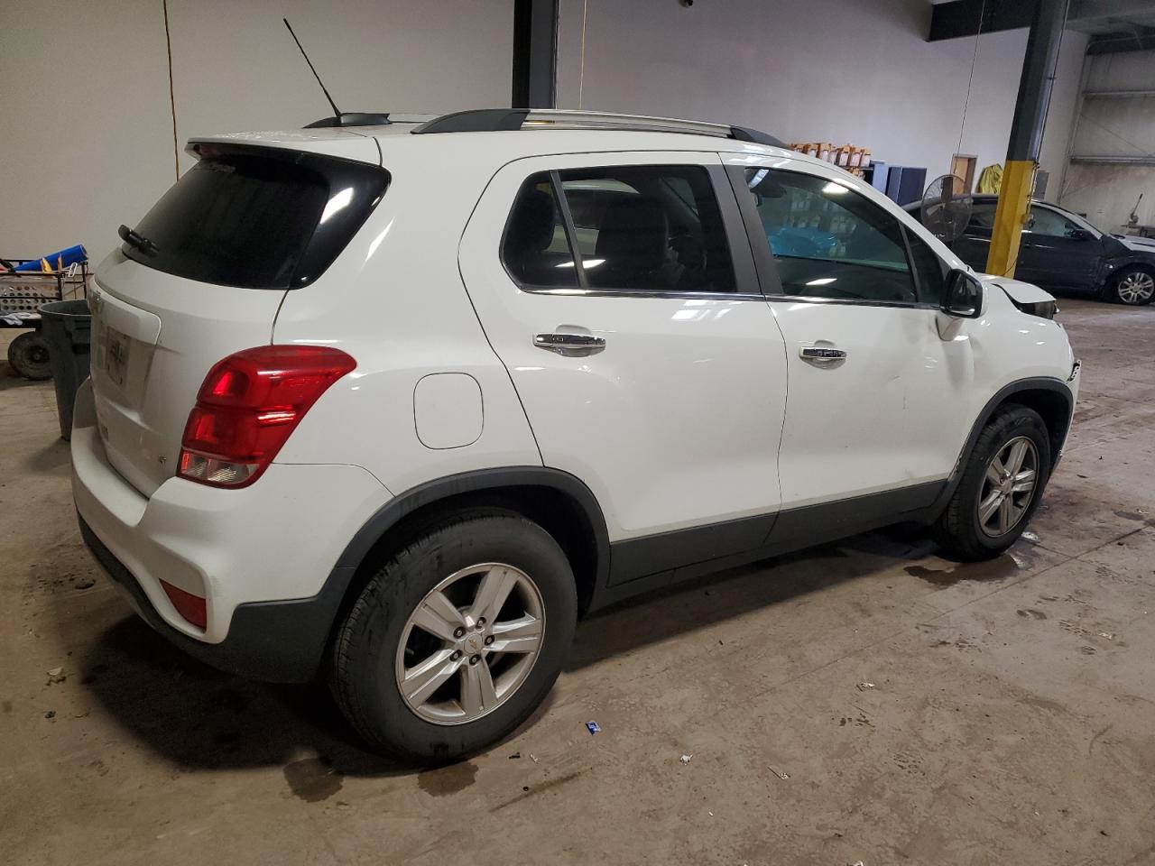 KL7CJPSB2HB153820 CHEVROLET TRAX 2017