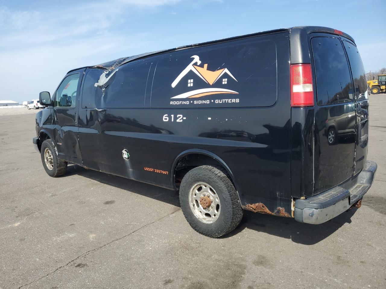 2008 GMC Savana - Image 2