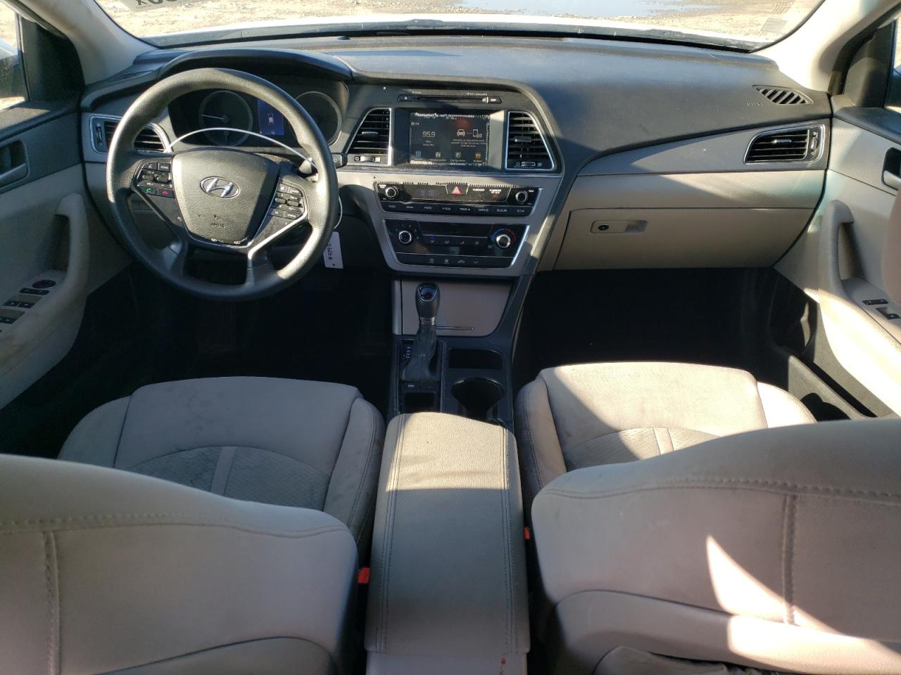 2016 Hyundai Sonata - Image 8