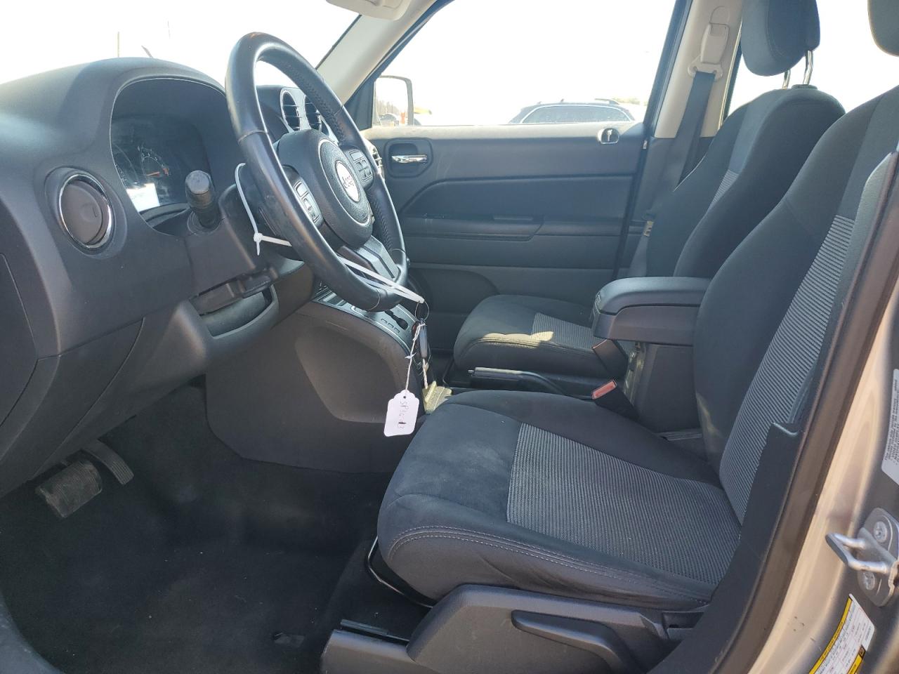 2015 Jeep Liberty (Patriot) - Image 7