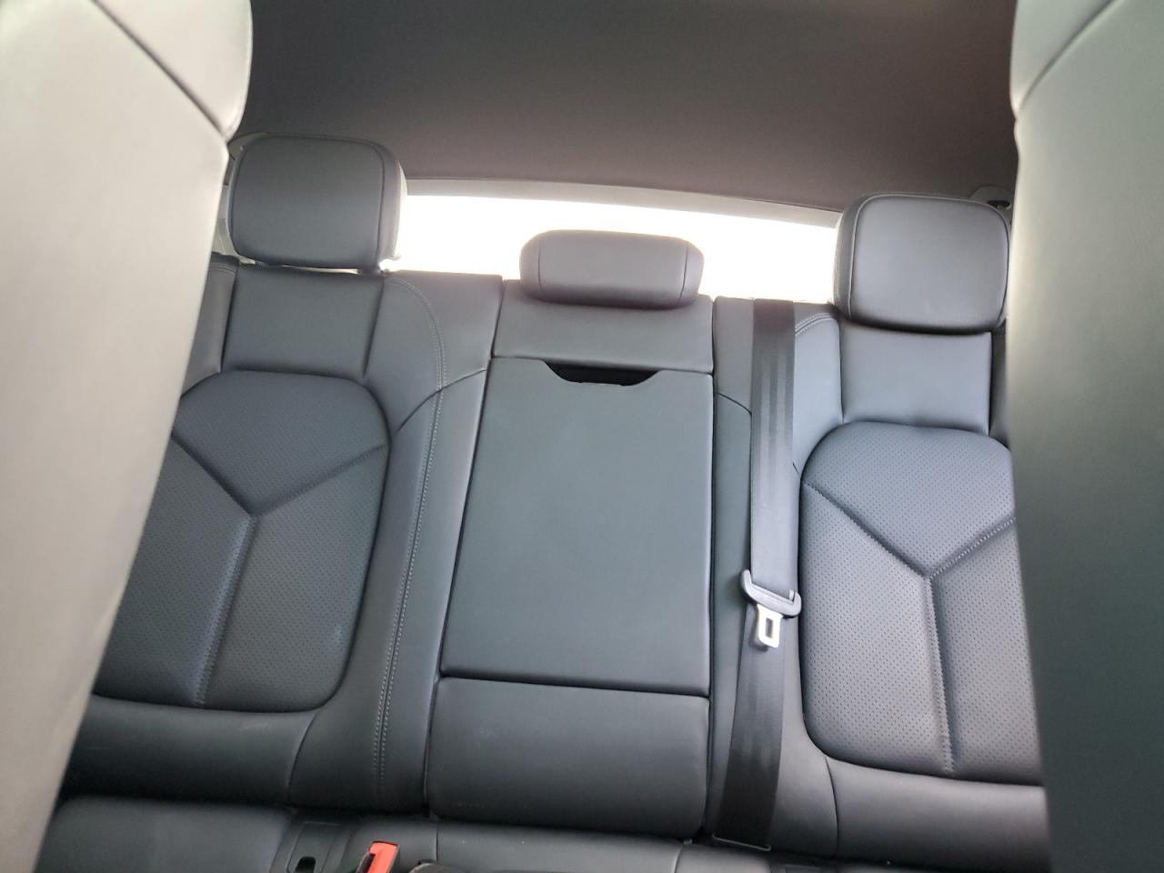 2019 Porsche Macan - Image 10