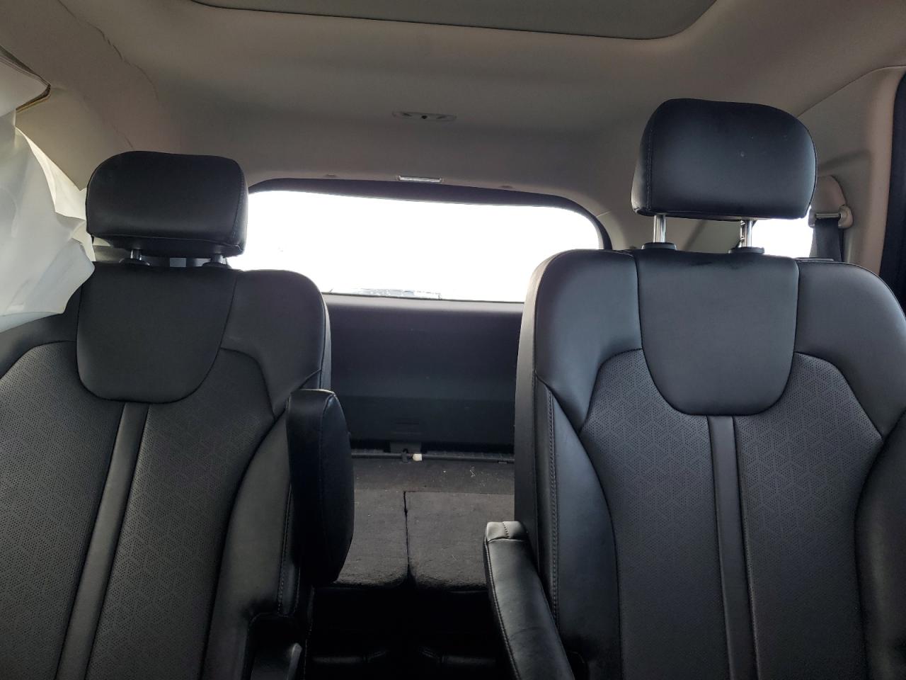 2022 Kia Sorento - Image 10