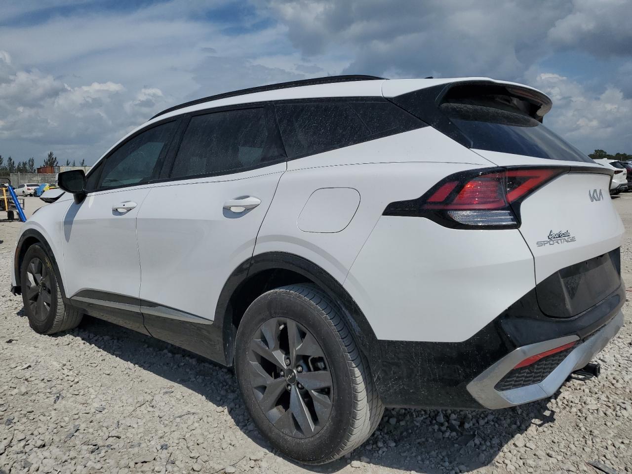 2023 Kia Sportage - Image 2