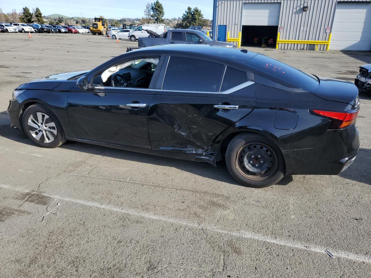 2020 Nissan Altima - Image 2