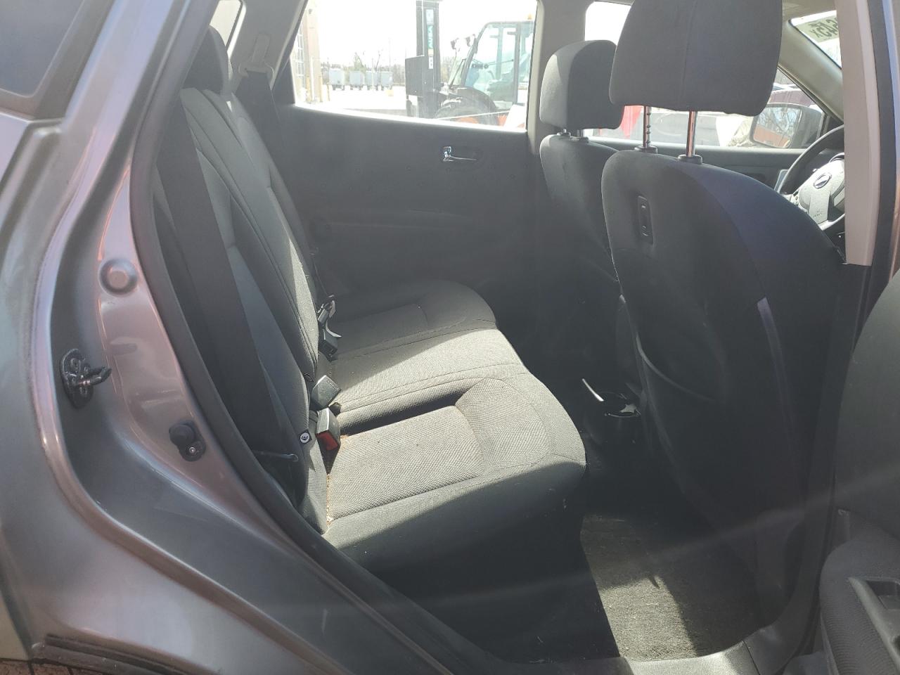 2015 Nissan Rogue - Image 11