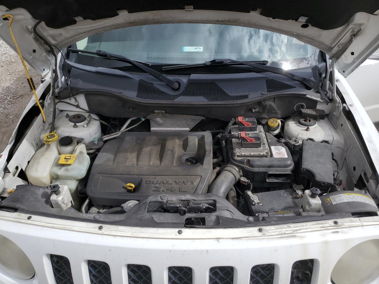 2012 Jeep Liberty (Patriot) - Image 12