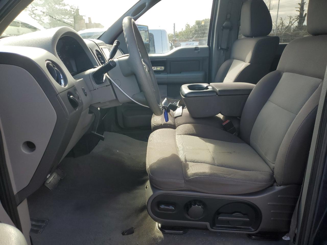 2004 Ford F-150 - Image 7