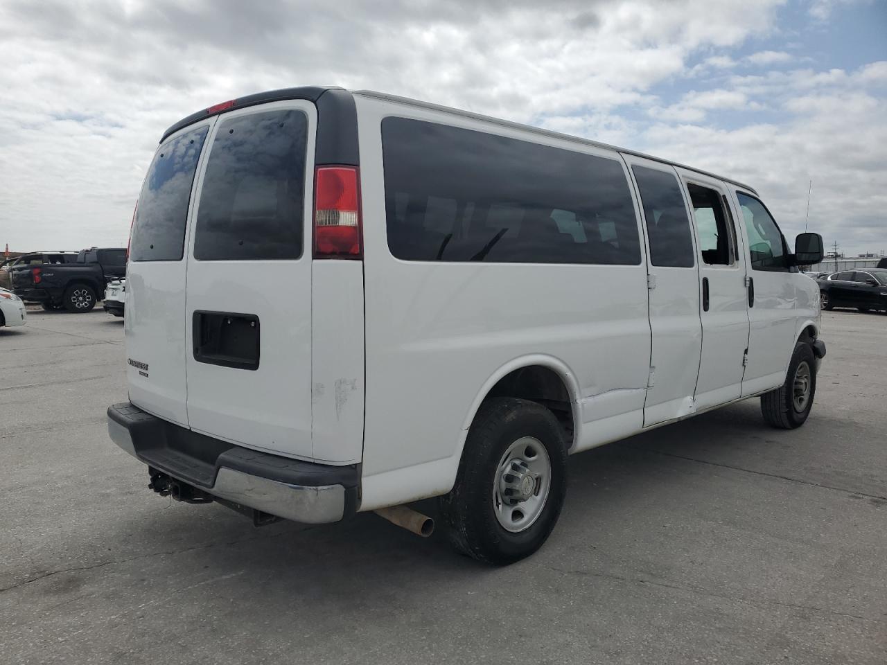 2016 Chevrolet Express - Image 3
