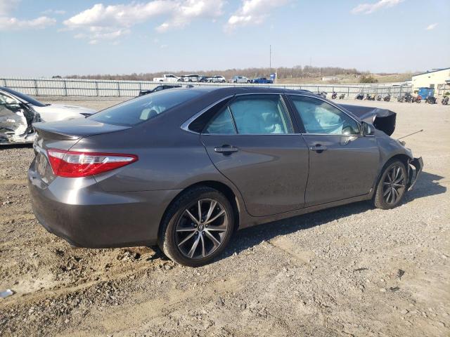  TOYOTA CAMRY 2017 Srebrny