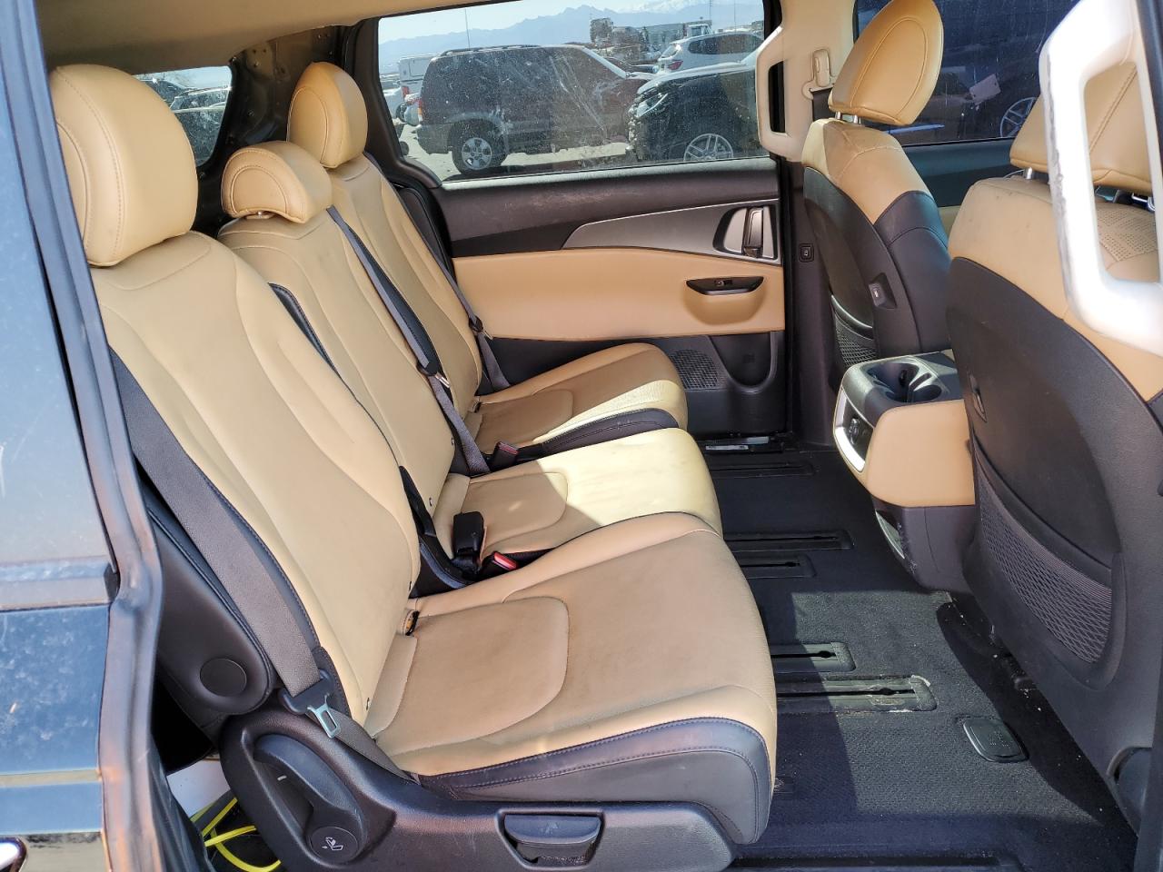 2022 Kia Carnival - Image 11
