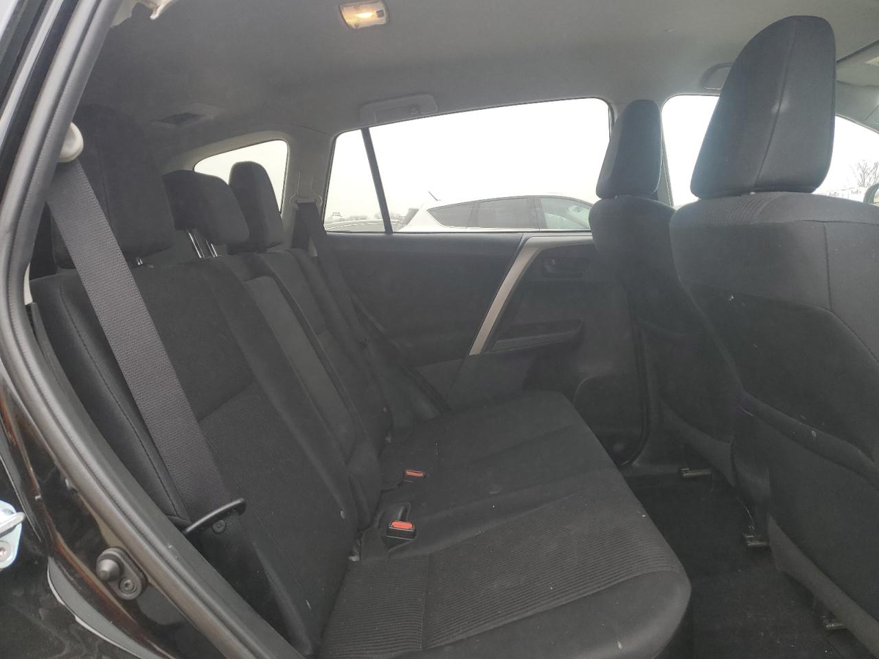 2016 Toyota RAV 4 - Image 12