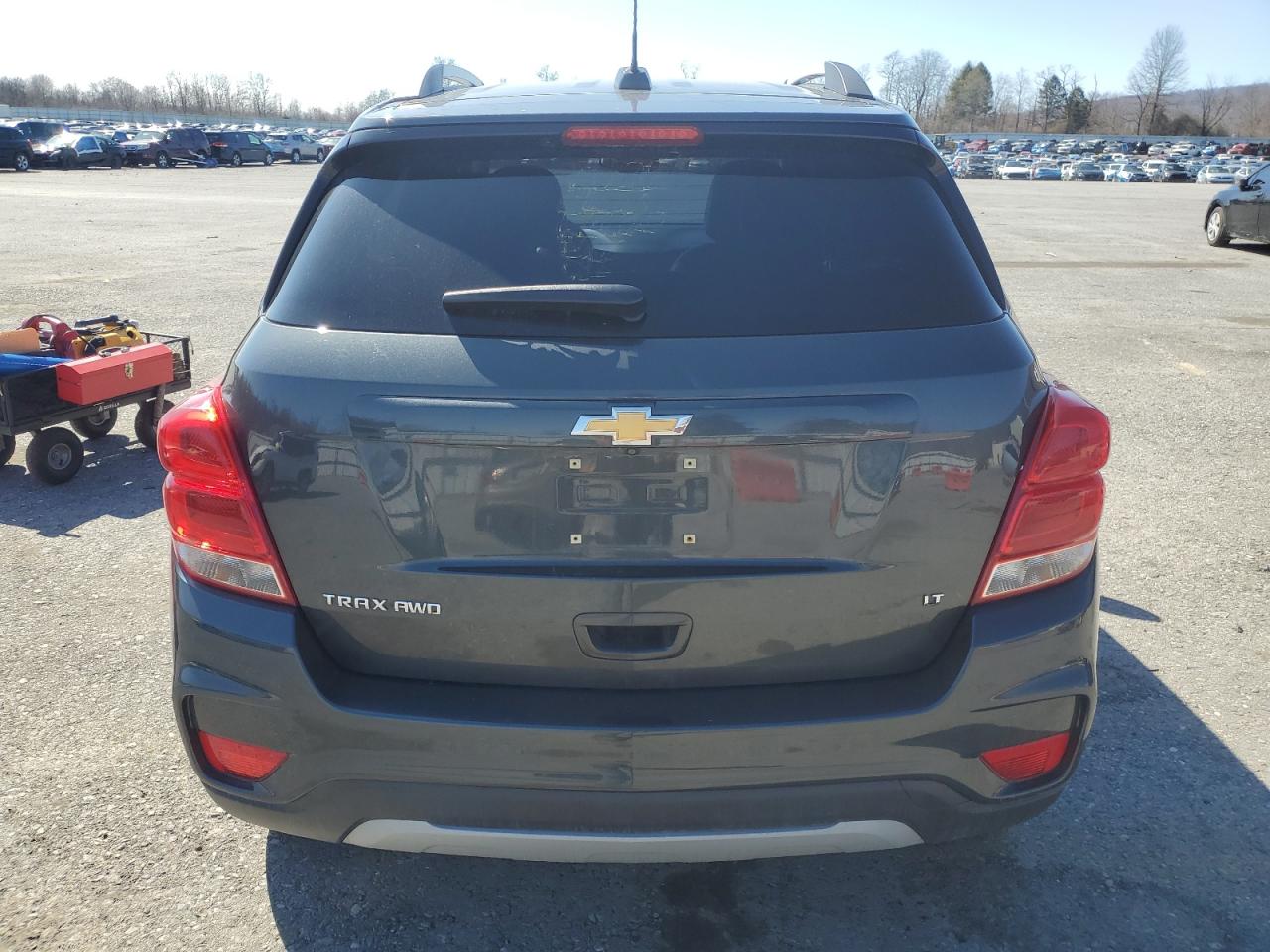 KL7CJPSB1JB718869 CHEVROLET TRAX 2018