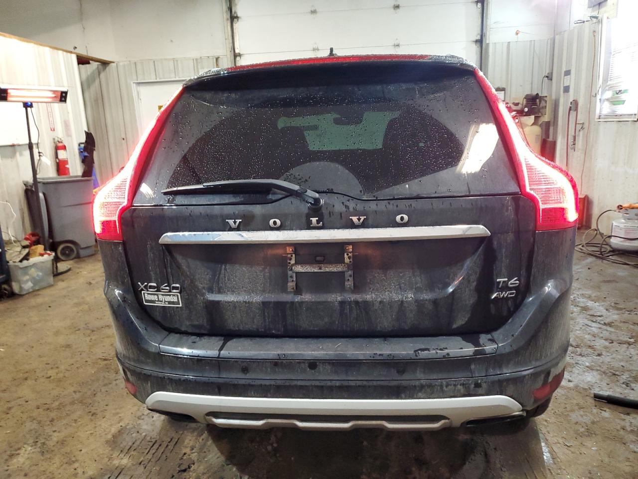 2017 Volvo XC60 - Image 6