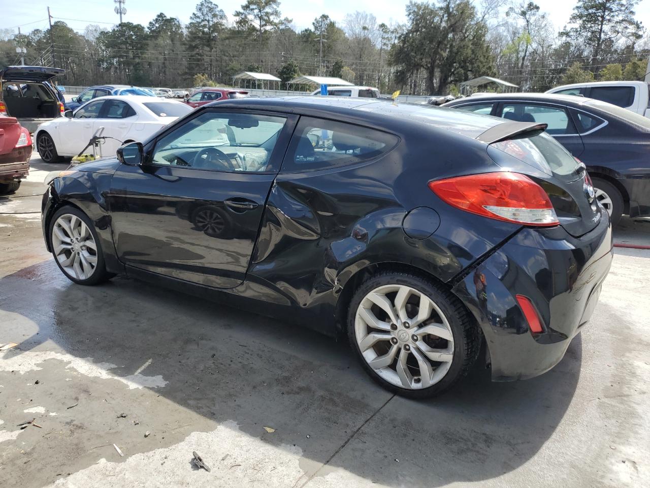 2012 Hyundai Veloster - Image 2