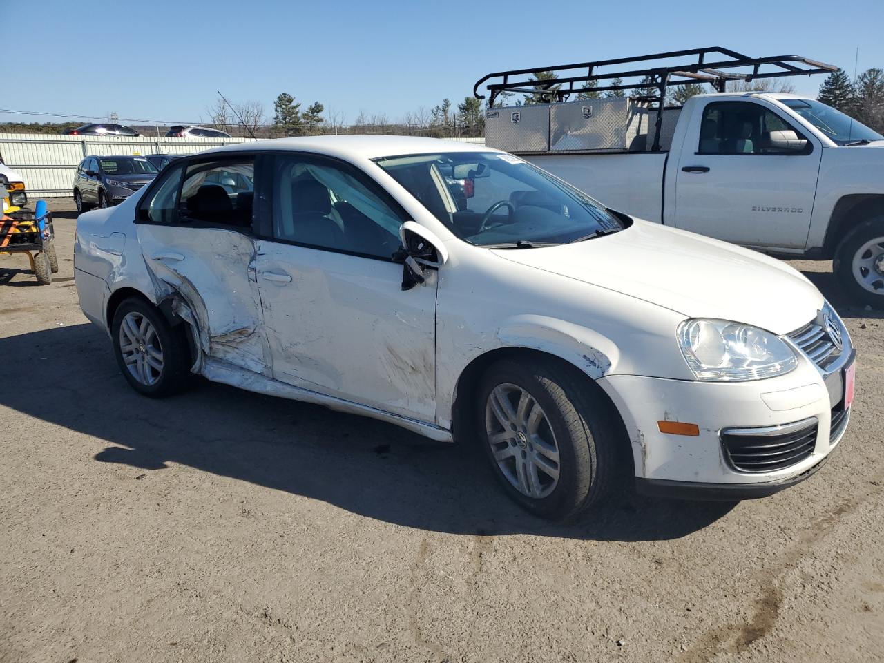 2010 Volkswagen Jetta - Image 4